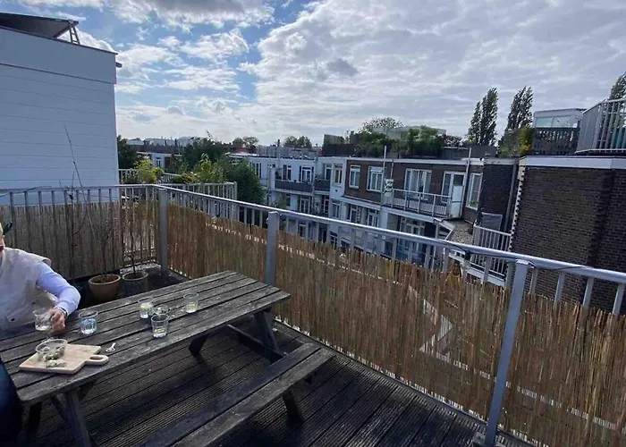 Cozy With Large Roof Terrace